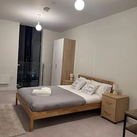 Stylish 2 Bedroom Apartment-2